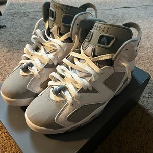 Jordan 6 Retro
Cool Grey